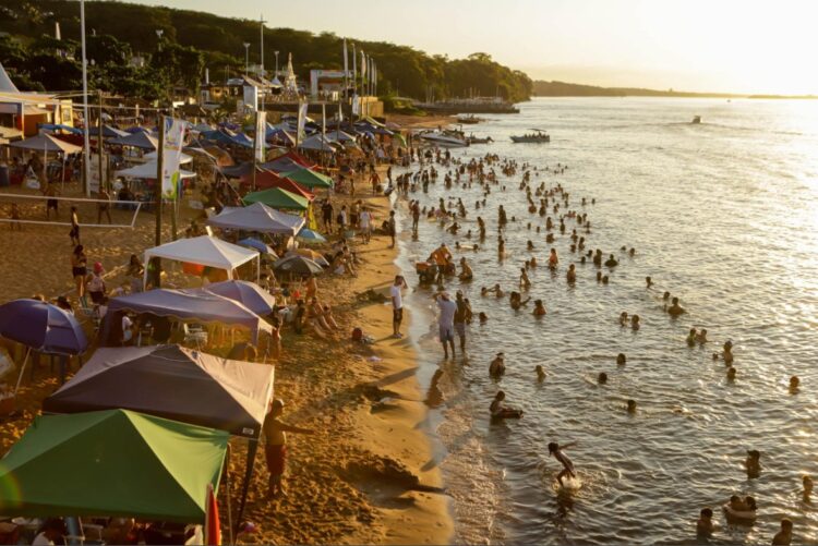 “Caribe paranaense”: turistas aprovam estruturas em Porto Rico e São Pedro do Paraná