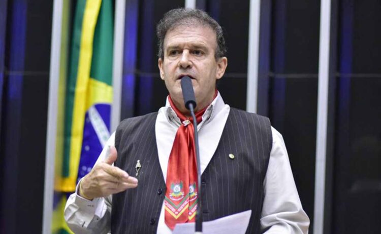 Deputados avaliam proposta de vagas preferenciais de estacionamento a pessoas com autismo