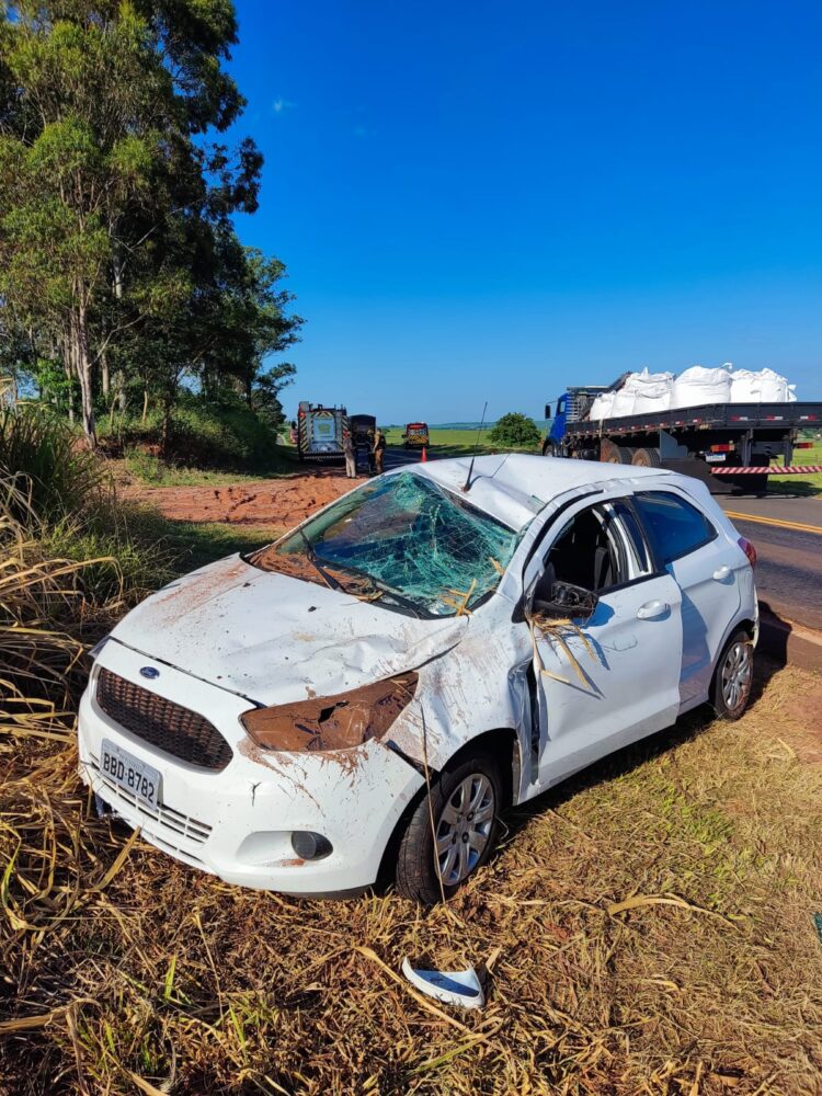 Capotamento entre Tamboara e Paraíso do Norte deixa motorista ferido