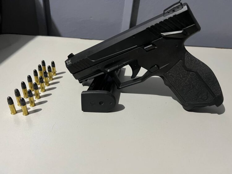 Motociclista é detido por porte ilegal de arma de fogo nesta madrugada