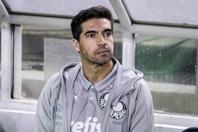 Abel aposta na base, mas não fecha a porta para mais reforços no Palmeiras
