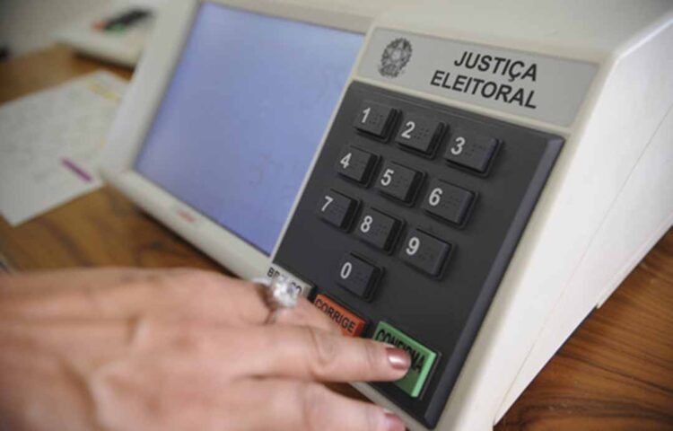 Interesse por política aumenta para 45% dos eleitores, revela pesquisa