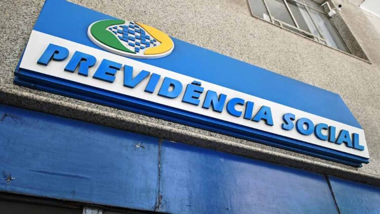 Aposentadorias terão reajuste de 3,71% e teto do INSS será de R$ 7.786 em 2024