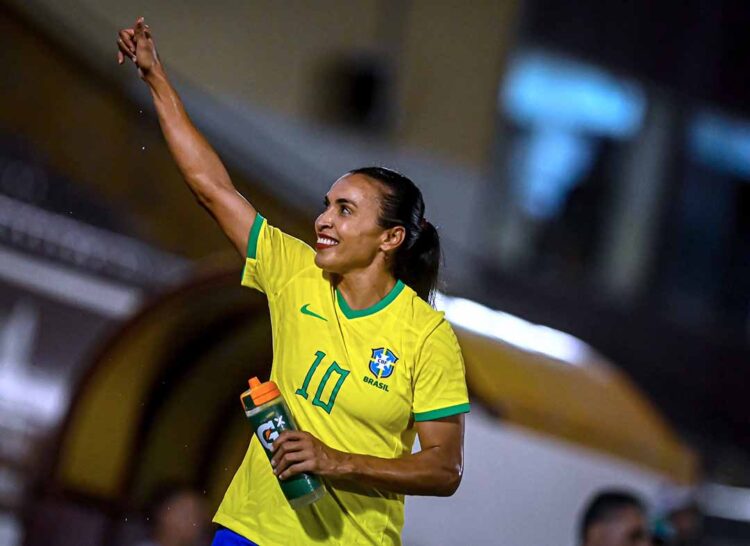 Marta diz ter o sonho de ser mãe antes de encerrar carreira como jogadora