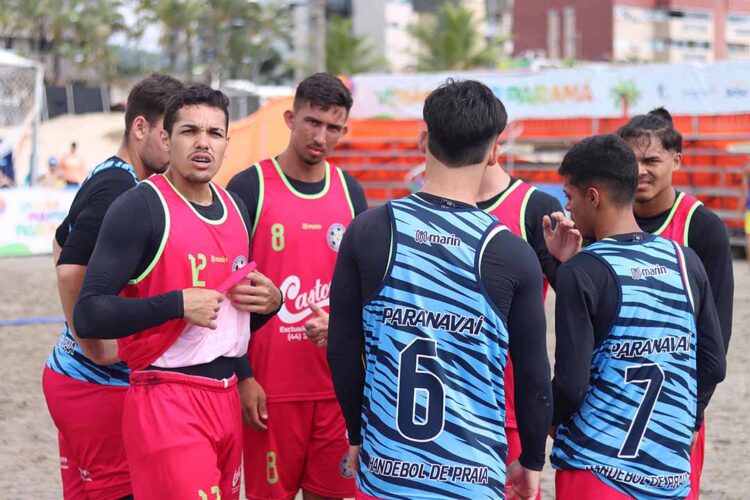 Equipes de Paranavaí sobem ao pódio do Circuito Paranaense de Handebol de Areia