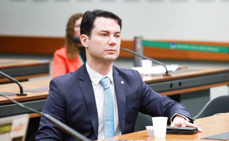Projeto garante prioridade no SUS para atendimento psicológico de crianças vítimas de abuso