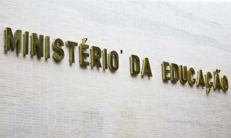 MEC abre fase de declaração de  matrículas de escolas em tempo integral