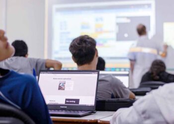 Rede estadual ofertará 13 novos cursos técnicos em parceria com o Senai Paraná