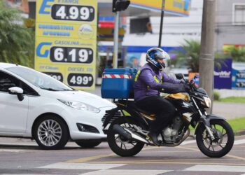 Com desconto de 6%, proprietários de veículos do Paraná já podem efetuar o pagamento do IPVA