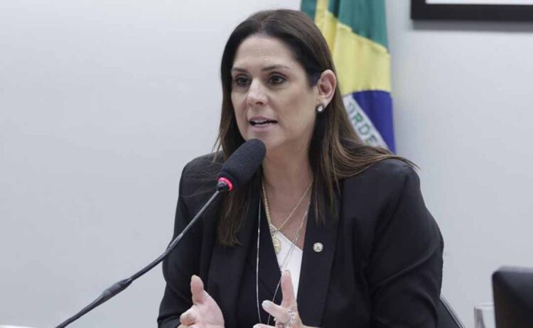 Comissão aprova penalidades para condutas que impeçam o exercício do jornalismo