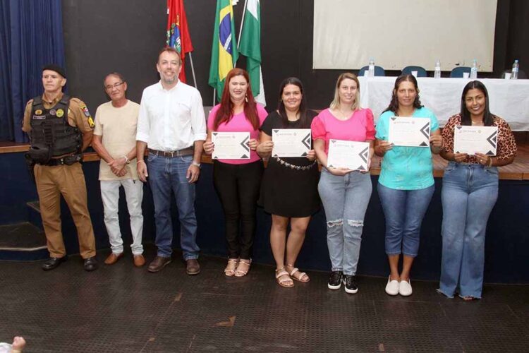 Novos conselheiros tutelares são empossados em municípios da região