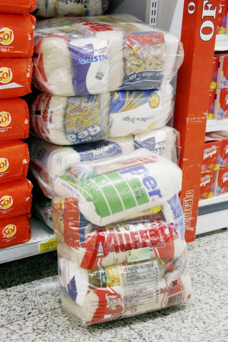 Preços de alimentos e bebidas caíram 0,14% no Paraná em 2023, aponta Ipardes