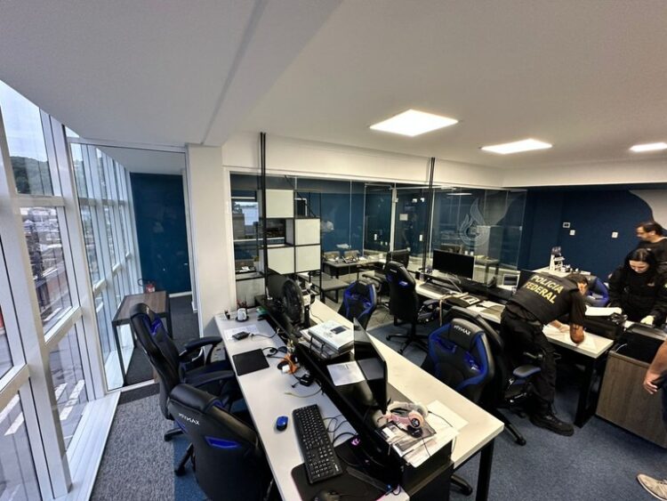 Grupo embolsou R$ 100 milhões com golpe de criptomoedas no Paraná e Santa Catarina, diz PF