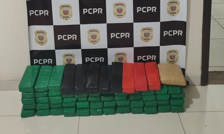 Jovem é presa com 35 quilos de maconha em rodoviária da região
