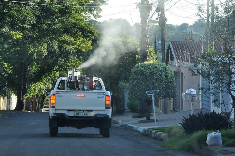 Paranavaí espera nesta terça-feira chegada dos carros fumacês