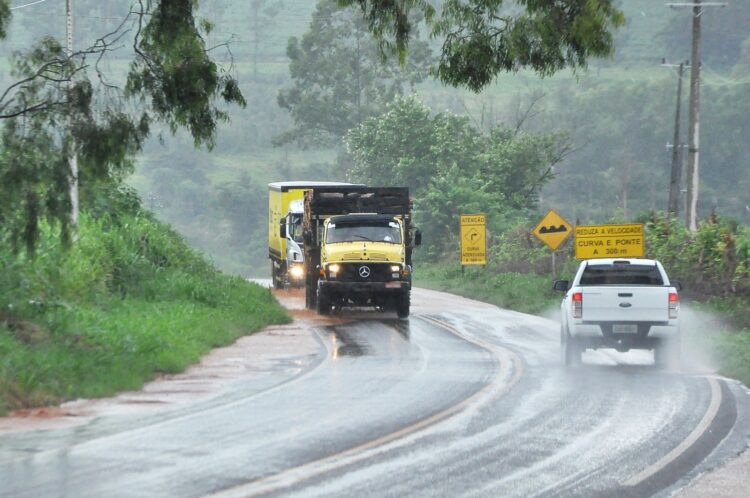 Grupo oficializa pedido de investimentos na PR-218 entre Paranavaí e Graciosa