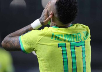 Neymar é o 6º atleta mais bem pago do mundo, aponta estudo
