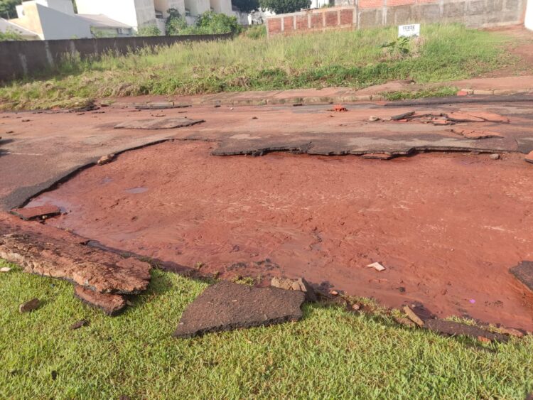 Prefeitura reconhece problemas durante chuvas e prevê obras de drenagem urbana em Paranavaí