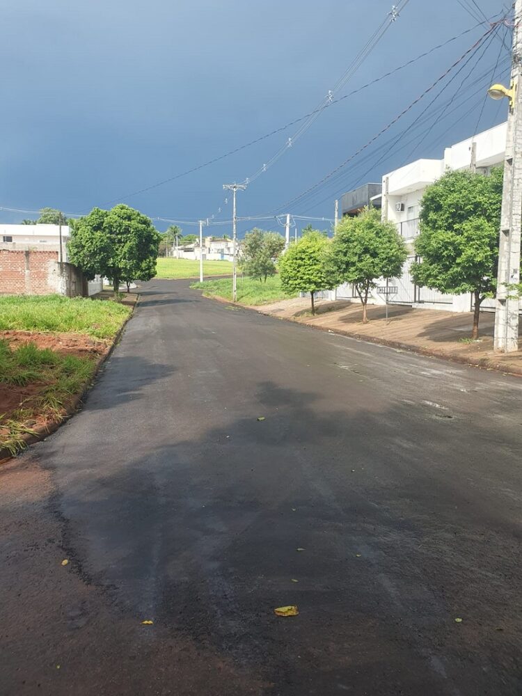 Município inicia recuperação do asfalto  e libera tráfego na Rua Irati