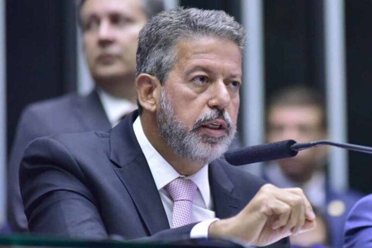 Lira manda recado ao governo sobre emendas e diz que orçamento não é só do Executivo