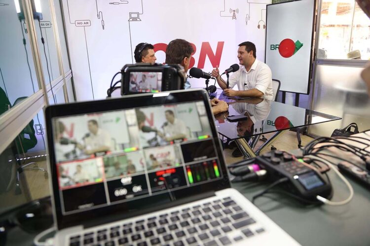 Infraestrutura e industrialização estão fortalecendo o agro paranaense, destaca governador