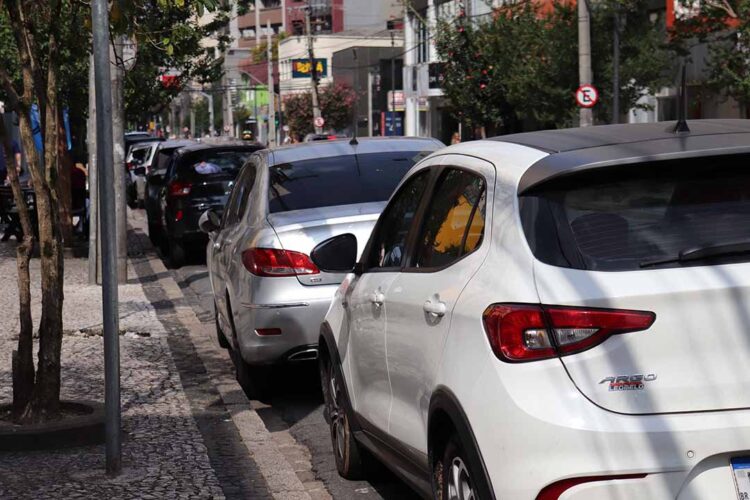 IPVA pode ser pago com cartão de crédito em até 12 vezes; sistema tem novas empresas