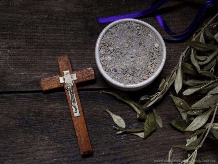 Quarta-Feira de Cinzas marca início da Quaresma, tempo de preparação para a Páscoa