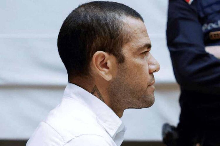 Justiça concede liberdade a Daniel Alves com fiança de R$ 5,5 milhões