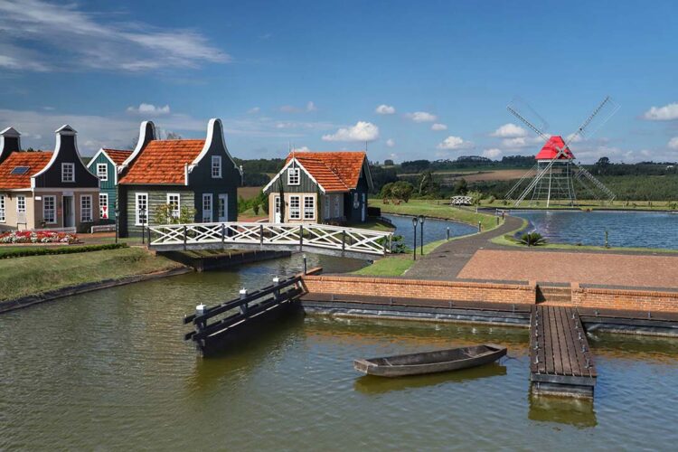 Novo boletim da Secretaria do Turismo mostra crescimento do setor em 2023