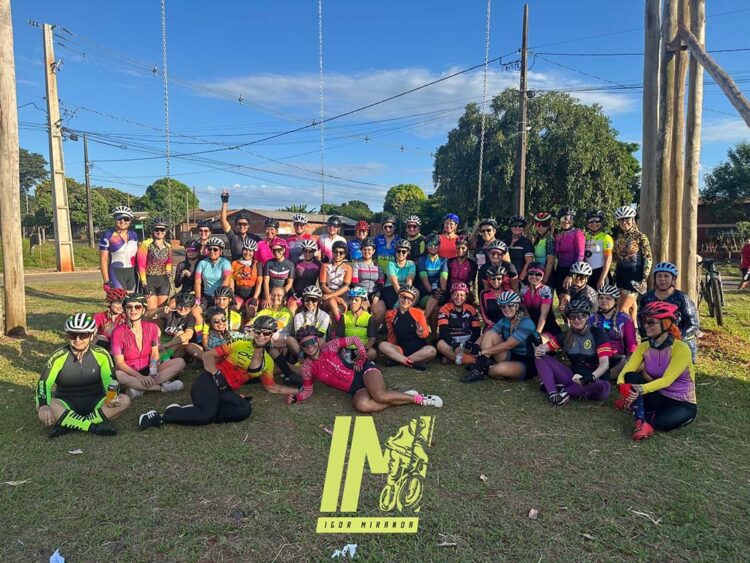 Pedal Mês das Mulheres reúne mais 200 ciclistas