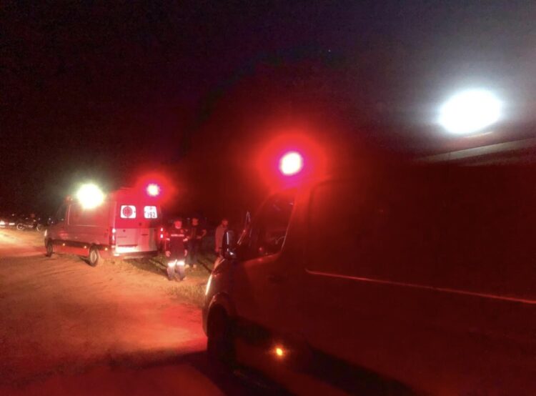 Bombeiros encerram primeiro dia de buscas por mulher que desapareceu em córrego de Paranavaí