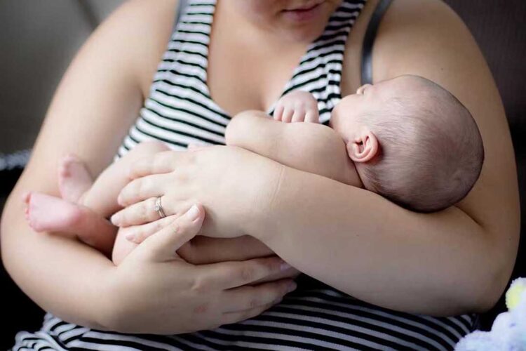 Executivo propõe licença-maternidade de  oito meses para servidoras públicas municipais