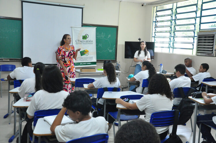 Alunos da rede pública recebem orientações  sobre cidadania, direitos e deveres