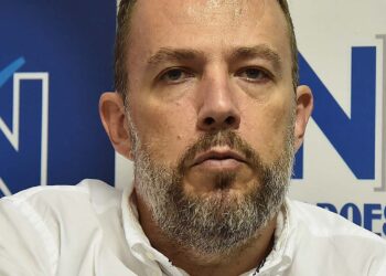 Prefeito comemora a conquista de um  complexo poliesportivo em São João do Caiuá