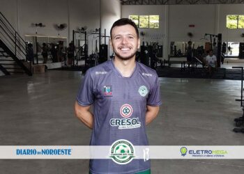 Destaque em goleada, Vitinho celebra retorno ao Brasil