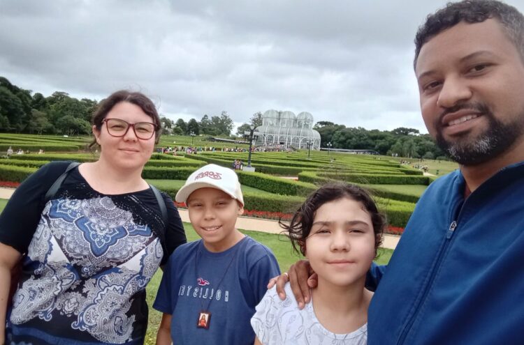 Casal pede ajuda para filho não perder transplante de medula óssea