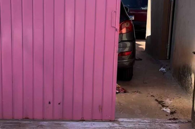 Mulher é presa em casa de prostituição por suposto crime de furto