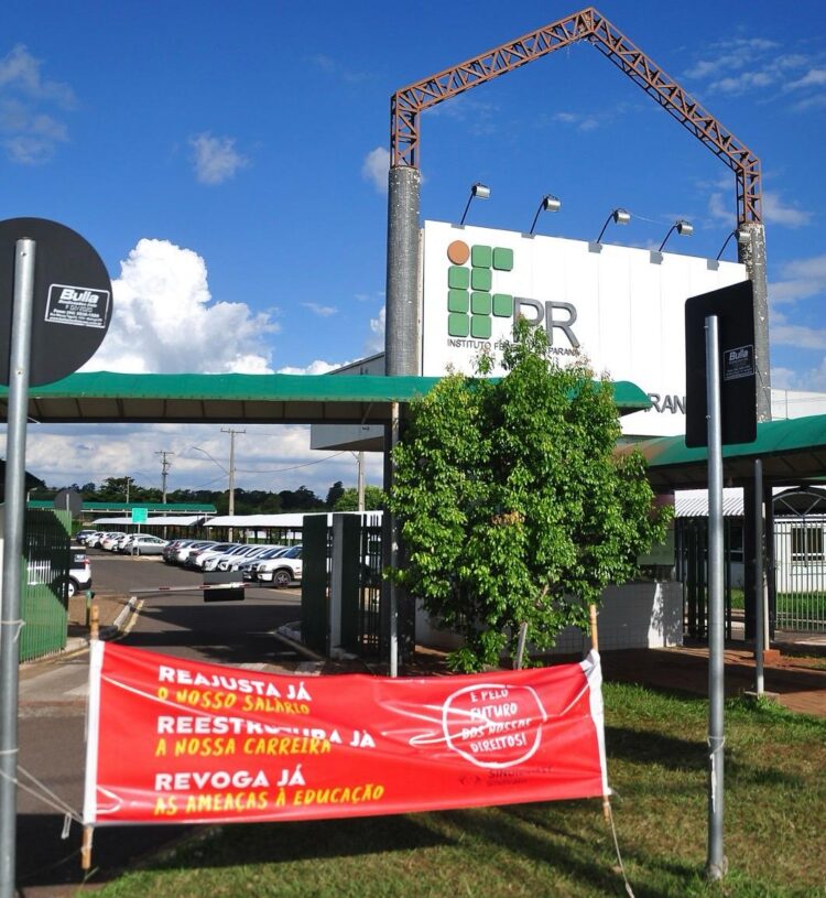 Campus de Paranavaí adere à greve dos Institutos Federais por recomposição salarial