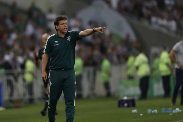 Fluminense espera acordo nas próximas semanas para renovar com Diniz