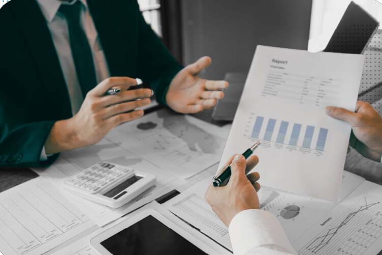 Paranaenses estão, aos poucos, menos endividados