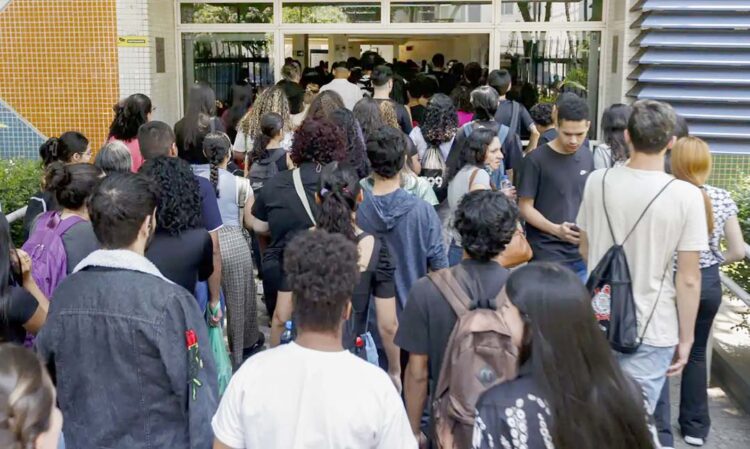Estudantes podem consultar Pé-de-Meia a partir de quarta-feira