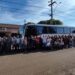 Prefeitura entrega ônibus para transporte de universitários e carros para Secretaria de Saúde