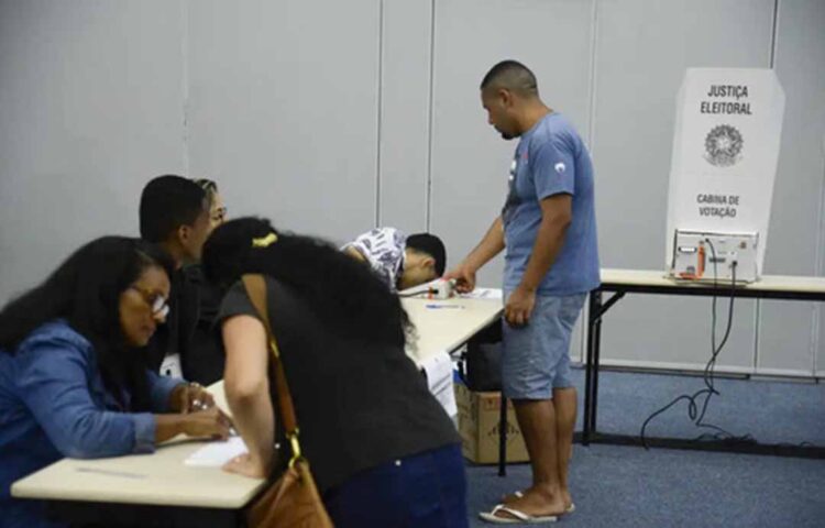 ELEIÇÕES MUNICIPAIS 2024: Utilização indevida de IA pode levar à cassação; candidatos devem ficar atentos às novas regras