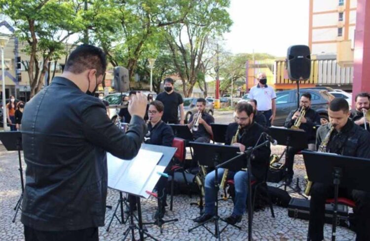 Orquestra Municipal de Paranavaí realiza concerto em especial de Páscoa