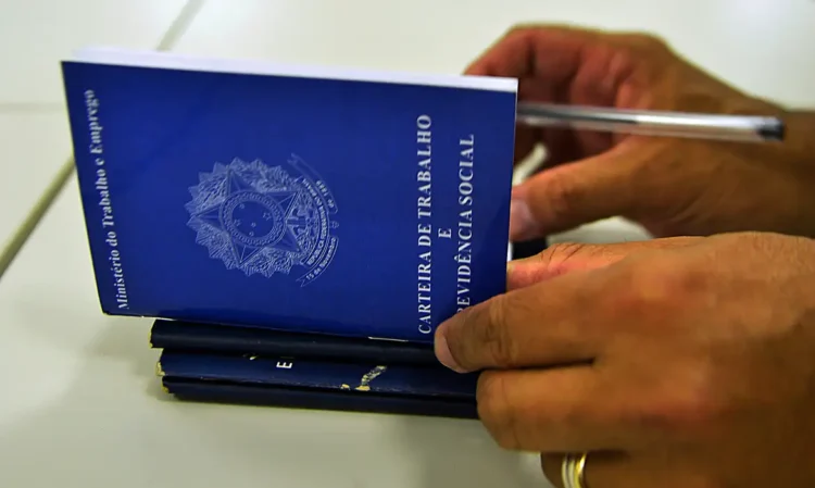 Paranavaí está entre os 20 municípios que mais geraram empregos em fevereiro