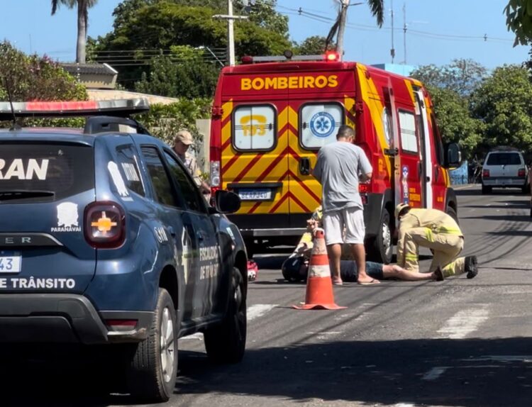 Idoso fica ferido em acidente entre carro e motocicleta