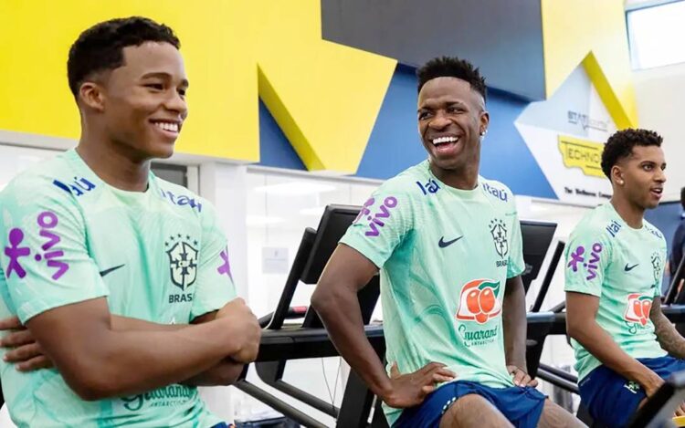 Ancelotti cria novo jeito de jogar  para Vini e Rodrygo e anima Dorival