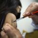 290 mil vacinas contra a gripe já foram aplicadas no Paraná
