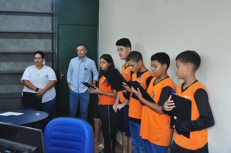 Estudantes do Cecap visitam o Diário do Noroeste