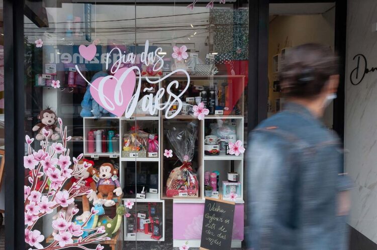 Aciap incentiva lojistas a desenvolverem ações que atraiam clientes para o Dia das Mães